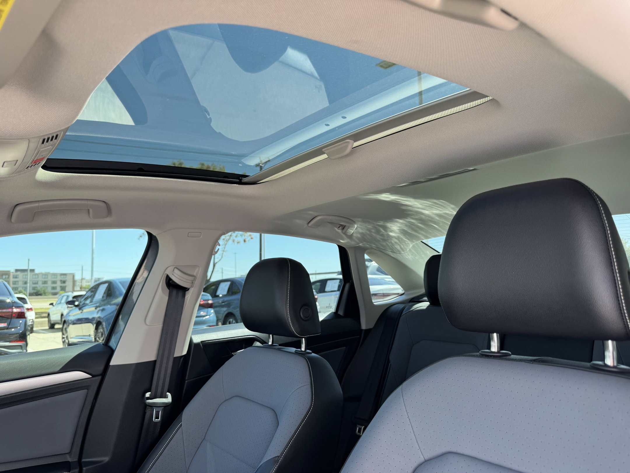 Used 2026 Volkswagen Jetta SE FWD image 30