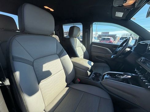 Used 2025 Chevrolet Colorado ZR2 w/ Technology Package image 22