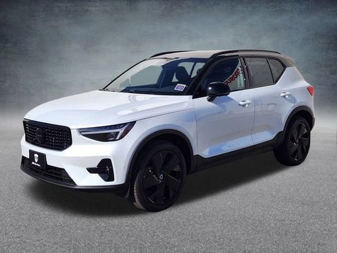New 2026 Volvo XC40 B5 Ultra w/ Climate Package image 3