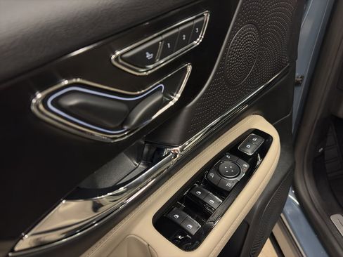 Used 2025 Lincoln Corsair Grand Touring w/ Equipment Group 301A image 20