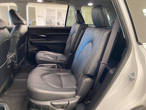 Used 2024 Toyota Grand Highlander Limited image 11