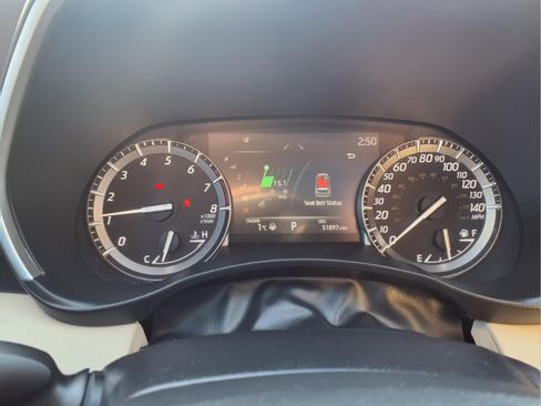 Used 2021 Toyota Highlander XLE image 13