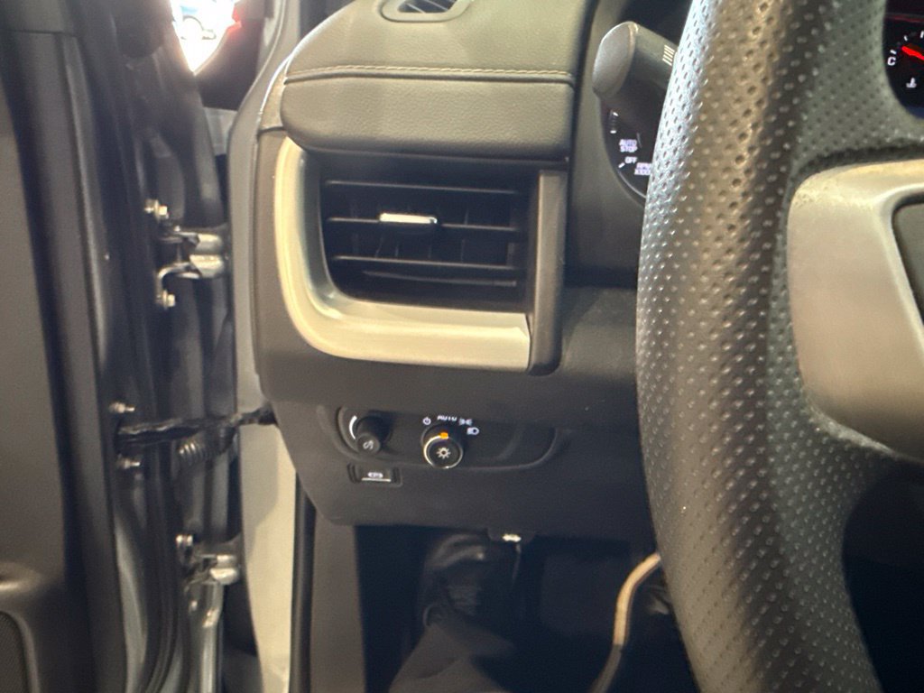 Used 2024 GMC Terrain SLE w/ Driver Convenience Package AWD/4WD image 35
