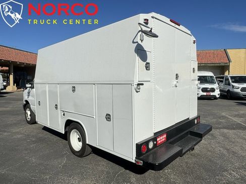 Used 2022 Ford E-350 and Econoline 350 Super Duty w/ Power Windows & Locks Group image 8