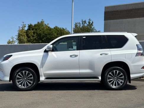 Certified 2023 Lexus GX 460 Luxury w/ Off Road Package AWD/4WD image 9