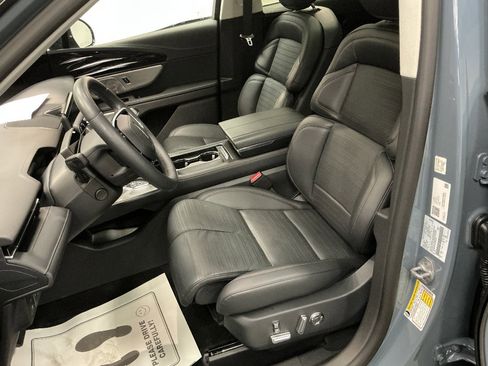 Used 2026 Lincoln Nautilus Reserve AWD/4WD image 12