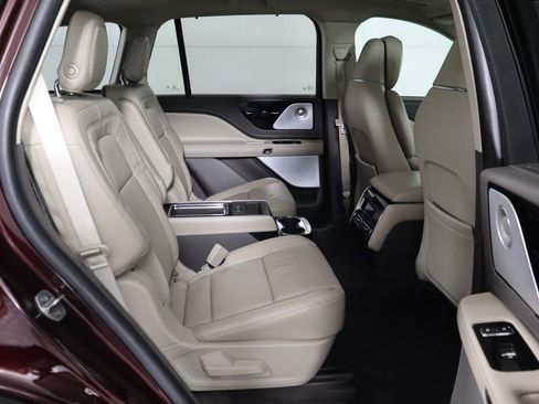 Used 2020 Lincoln Aviator Reserve w/ Equipment Group 202A image 23