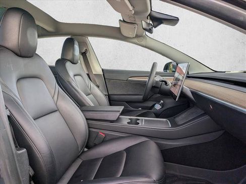Used 2023 Tesla Model 3 Standard Range image 19