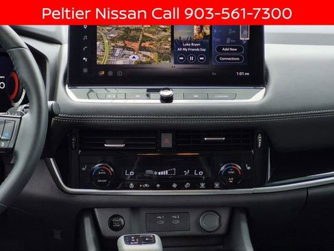 Certified 2025 Nissan Rogue SL FWD image 27