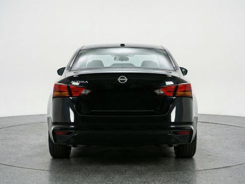 Used 2025 Nissan Altima 2.5 SV image 7