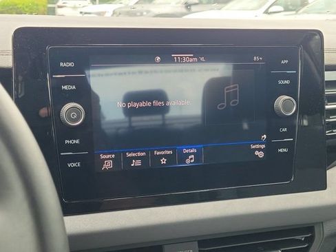Used 2025 Volkswagen Jetta SE FWD image 21