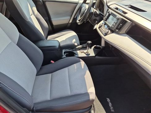 Used 2015 Toyota RAV4 XLE FWD image 21