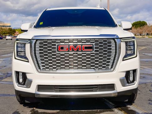Used 2022 GMC Yukon XL Denali w/ Denali Ultimate Package image 4