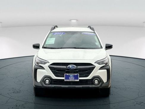 Used 2025 Subaru Outback Premium image 9