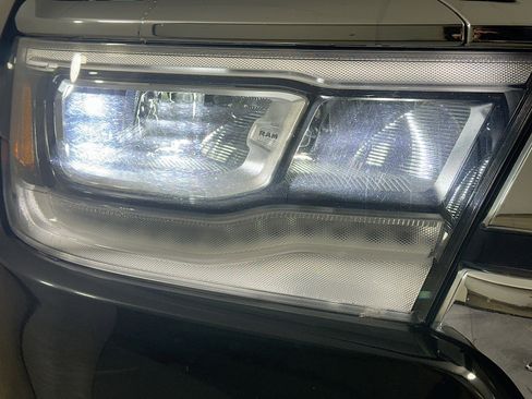 Used 2022 RAM 1500 Laramie AWD/4WD image 38