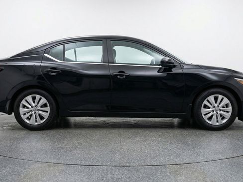 Used 2025 Nissan Sentra S image 11