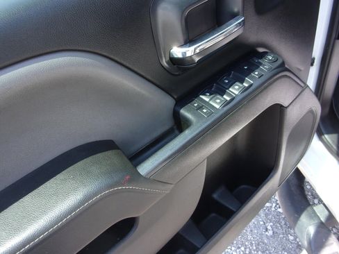 Used 2015 Chevrolet Silverado 1500 W/T w/ Trailering Package image 9