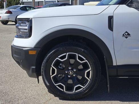 Used 2025 Ford Bronco Sport Outer Banks w/ Outer Banks Tech Package+ image 8