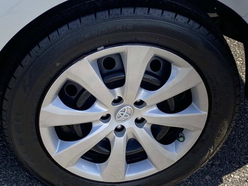 Used 2021 Toyota Corolla LE FWD image 22