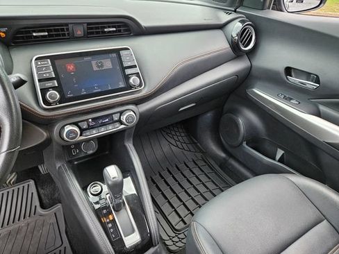 Used 2019 Nissan Kicks SR w/ SR Premium Package FWD image 21