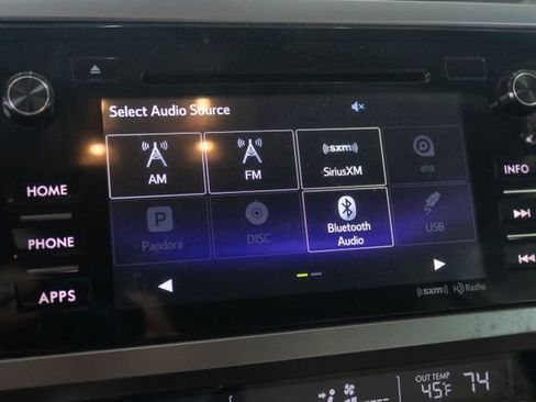 Used 2017 Subaru Outback 2.5i Premium image 19