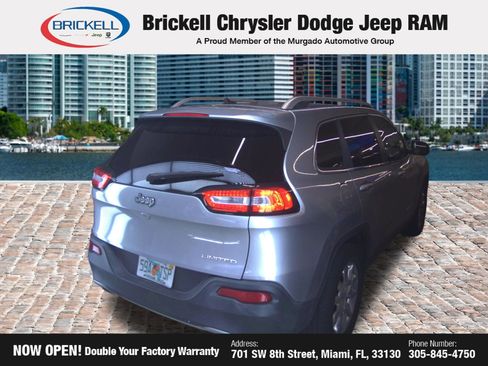 Used 2016 Jeep Cherokee Latitude w/ Comfort/Convenience Group AWD/4WD image 3