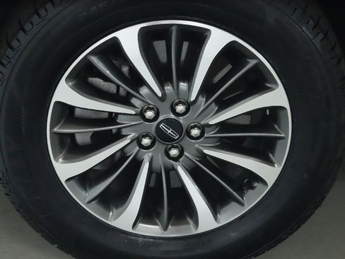 Certified 2023 Lincoln Nautilus AWD w/ Premium Package image 37