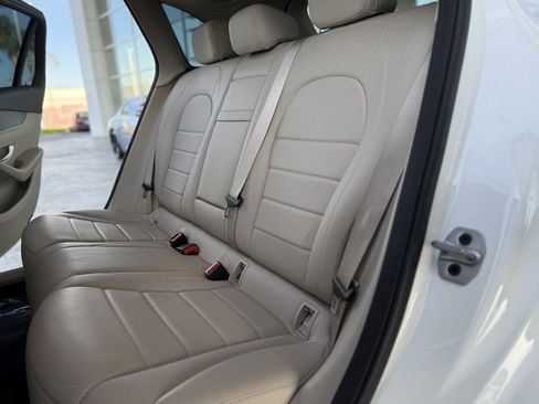 Used 2022 Mercedes-Benz GLC 300 image 11