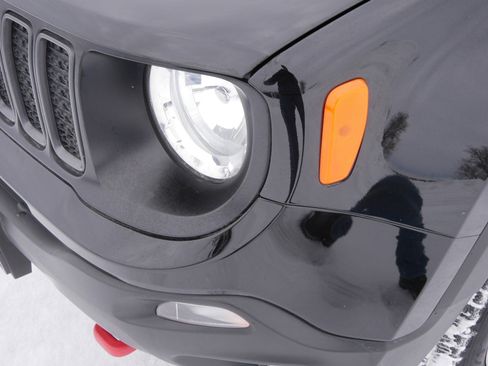 Certified 2023 Jeep Renegade Trailhawk w/ Sun/Sound Group image 15