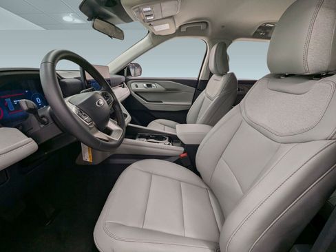 New 2026 Ford Explorer Active w/ Active Comfort Package image 4