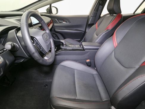 Used 2024 Toyota Prius Prime FWD image 39