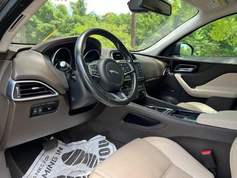 Used 2018 Jaguar F-PACE Prestige AWD/4WD image 11