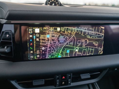 New 2026 Porsche Macan 4 Electric image 17