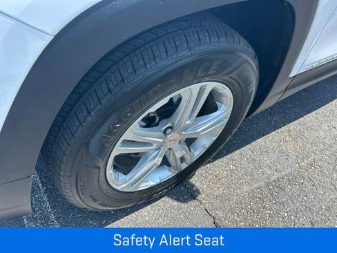 Certified 2024 GMC Terrain SLE w/ Driver Convenience Package AWD/4WD image 17