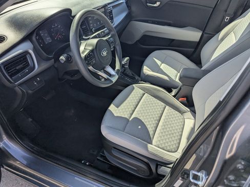 Used 2019 Kia Rio S image 9
