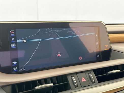 Used 2019 Lexus ES 350 Ultra Luxury image 7