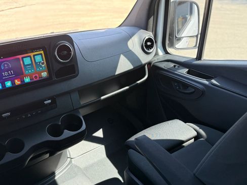 Used 2019 Mercedes-Benz Sprinter 170 Cargo image 15