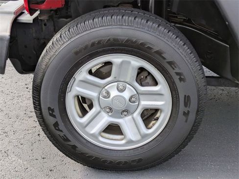 Certified 2017 Jeep Wrangler Unlimited Sport image 26