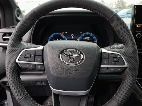 New 2026 Toyota Sienna XLE Woodland Edition image 13