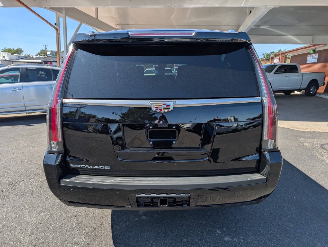 Used 2017 Cadillac Escalade ESV Platinum AWD/4WD image 6
