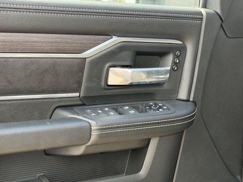 Used 2025 RAM 2500 Laramie AWD/4WD image 13