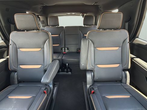 Used 2024 GMC Yukon AT4 w/ AT4 Premium Plus Package AWD/4WD image 25