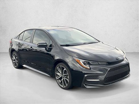 Used 2022 Toyota Corolla SE image 3