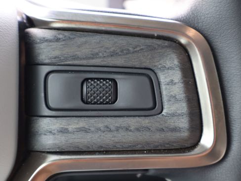 Used 2023 Rivian R1S Launch Edition image 14