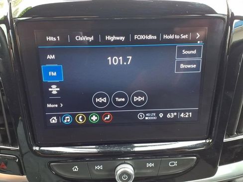 Used 2023 Chevrolet Traverse LT FWD image 28