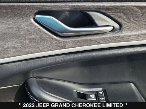 Used 2022 Jeep Grand Cherokee Limited AWD/4WD image 31