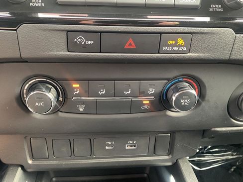 Used 2024 Nissan Frontier SV image 7