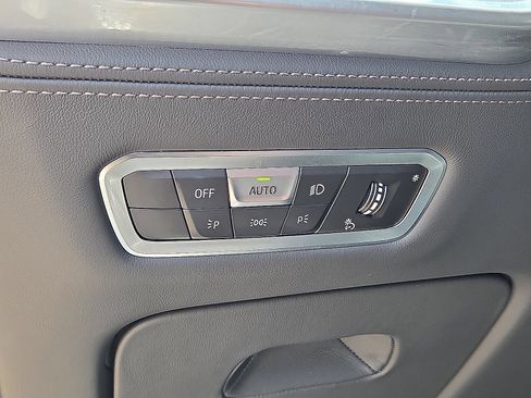 Used 2023 BMW ALPINA XB7 AWD/4WD image 26