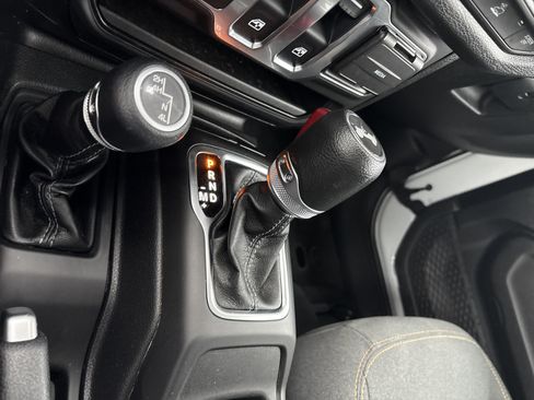 Used 2024 Jeep Wrangler Sport AWD/4WD image 29