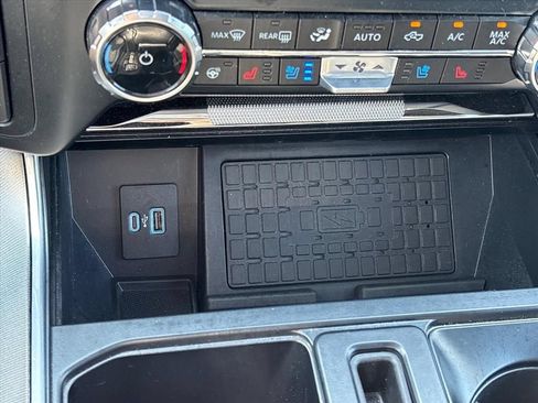 Used 2024 Ford F150 Platinum w/ FX4 Off-Road Package AWD/4WD image 36